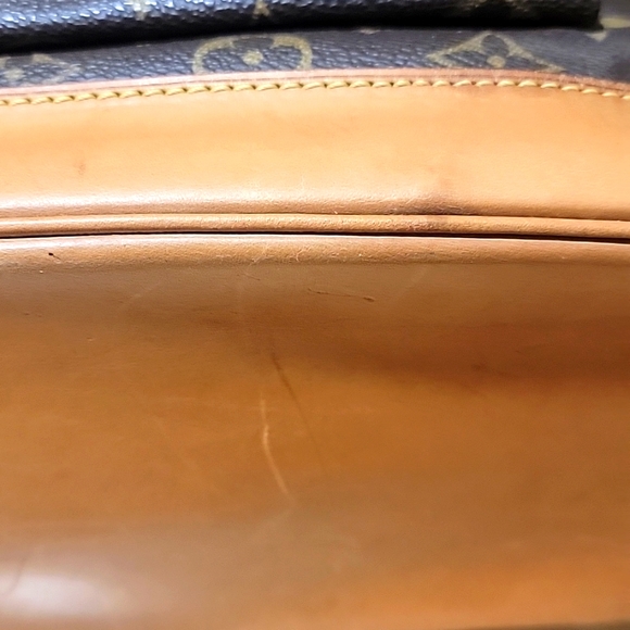 🚨Montsouris GM backpack clean W/ Coa - Picture 7 of 15